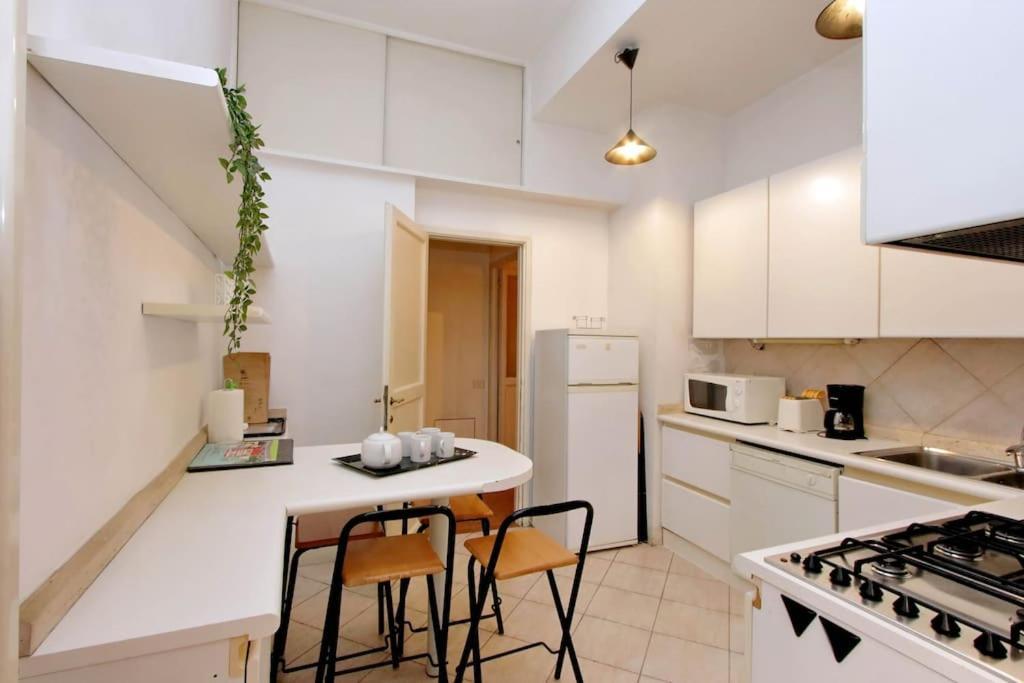 Navona Elegant Two Bedroom Apartment Roma Ngoại thất bức ảnh
